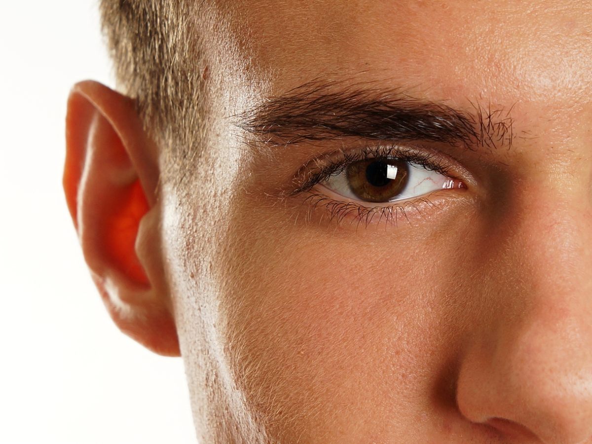 concept of male blepharoplasty permanently resulting in benefits
